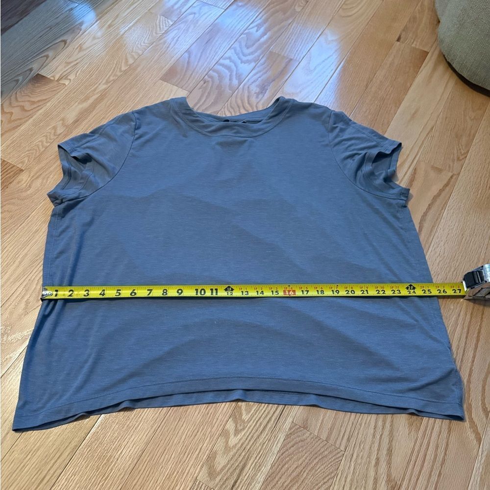 Athleta Greyish Blue Large Tee